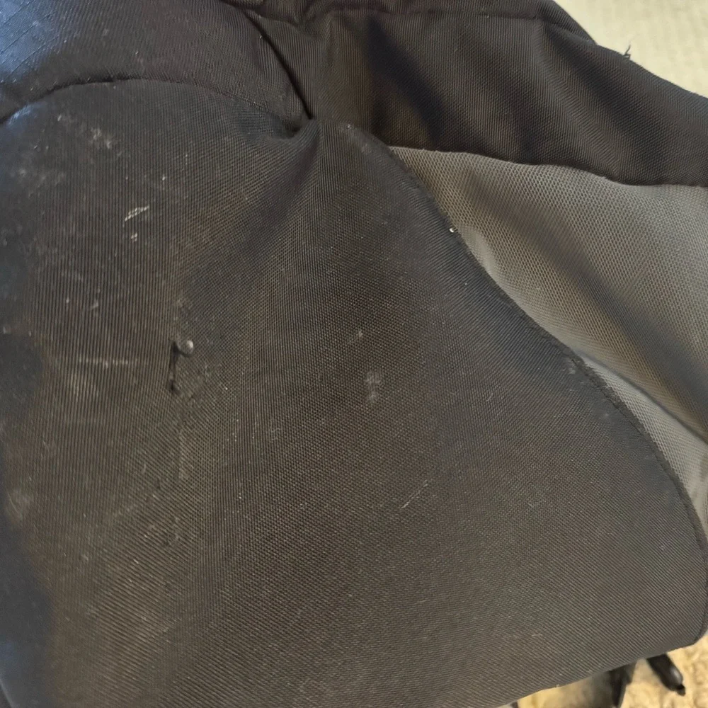 Black & Grey Patagonia Chacabuco 32L Unisex Large Backpack - Picture 7 of 8